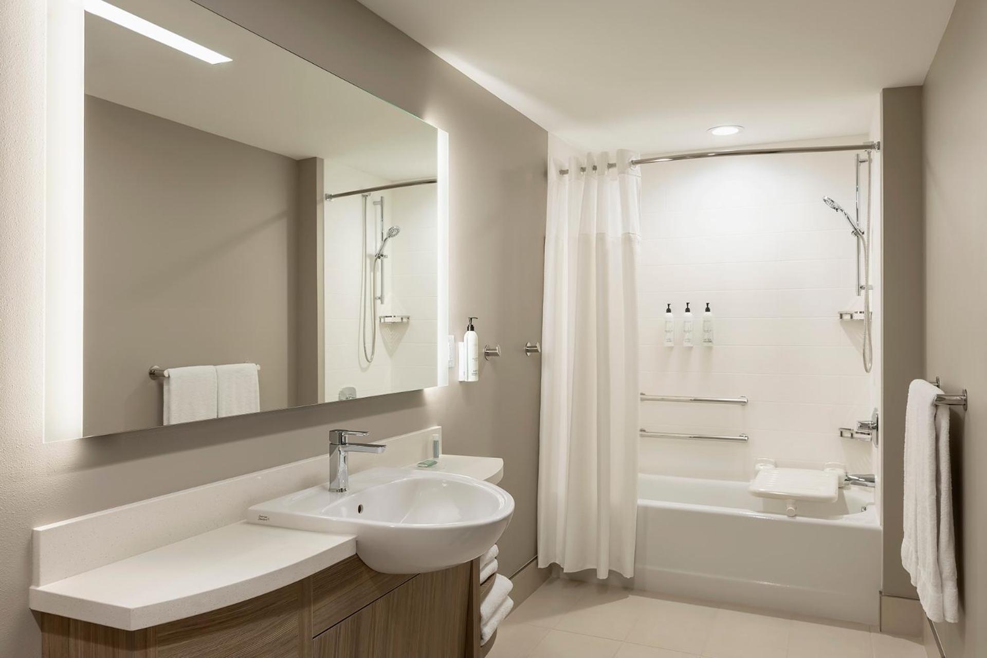 Springhill Suites By Marriott Fargo Room photo